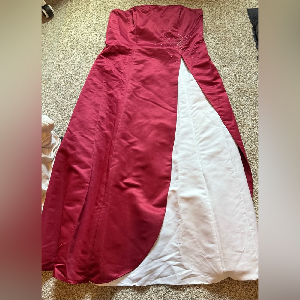 Elegant Red and White Strapless Formal Dress